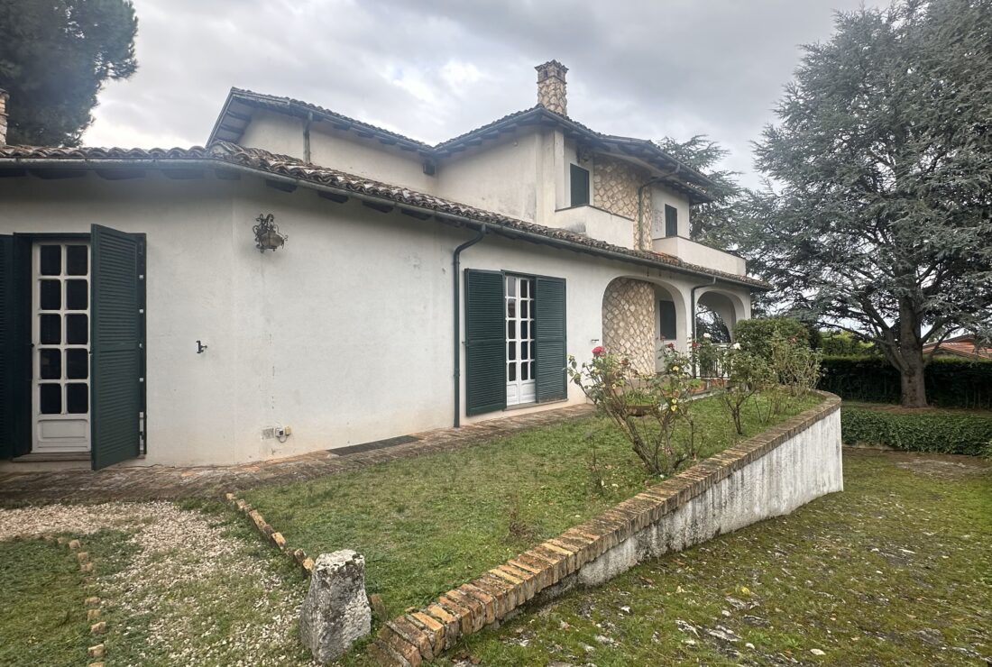 AVEZZANO Vendesi VILLA